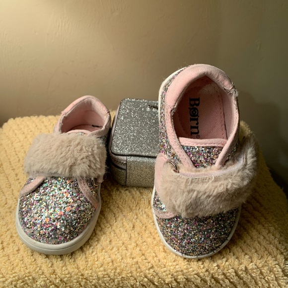 Shoes - Picture 4 of 6